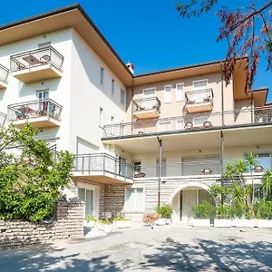 https://panorama-costermano.hotelinveneto.com